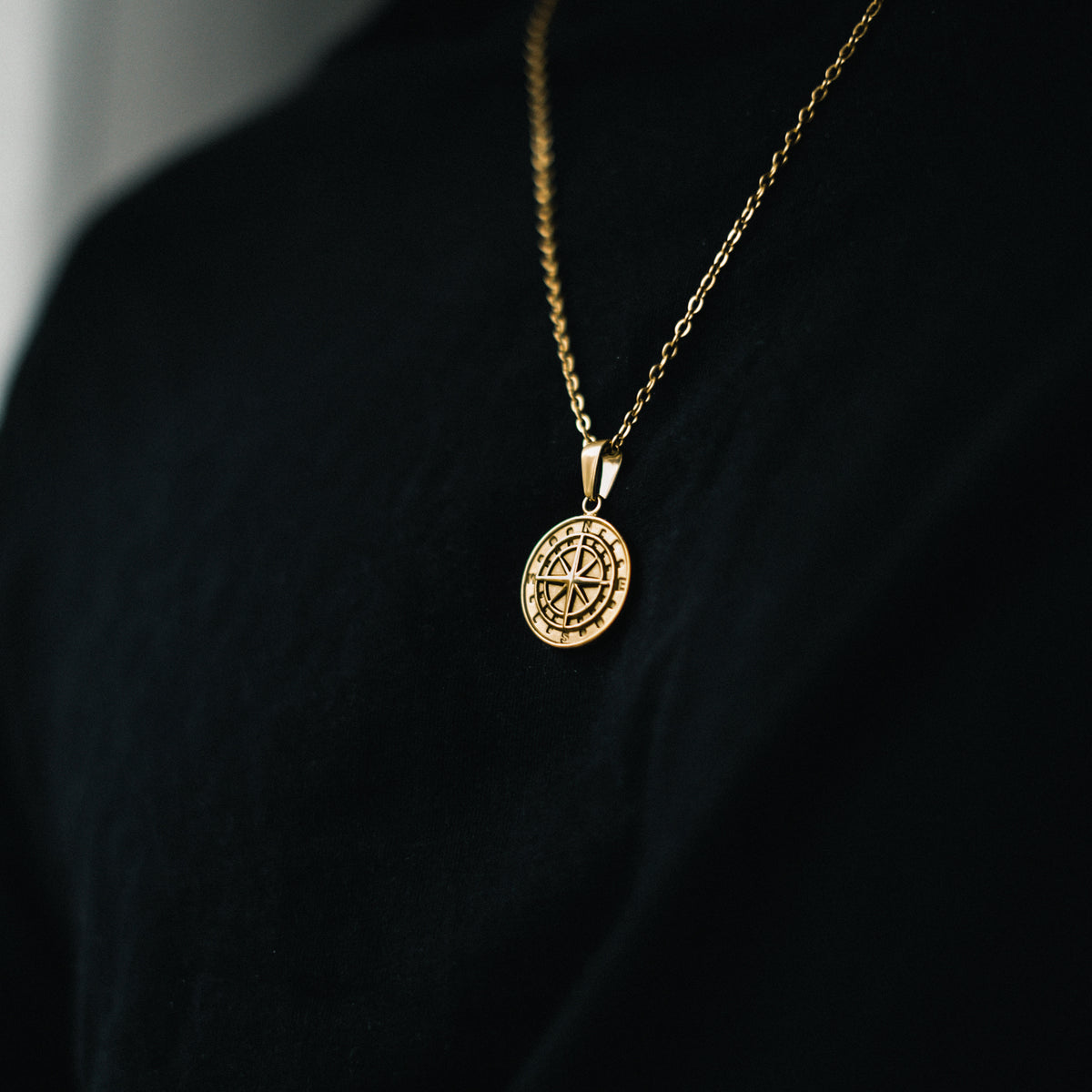 Eclipse - Kompas Halskæde Guld